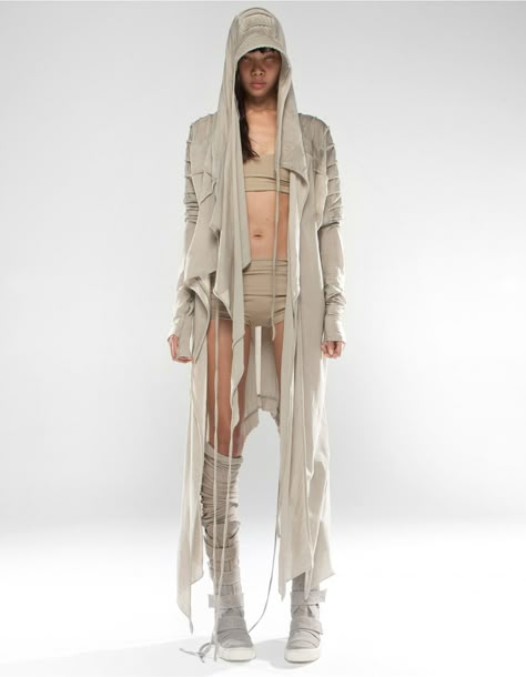 Futuristic Desert Fashion, Apocalyptic Survivor Drees To Impress, Post-apocalyptic Hooded Outerwear For Halloween, Distressed Clothing Post Apocalyptic, Demobaza Women, Dystopian Fashion, Burning Man Outfits, Apocalyptic Fashion, Perfect Coat