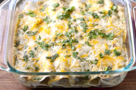 Salsa Verde Chicken Enchiladas --  Been loving Salsa Verde and Cilantro lately so this looks like a winner. Verde Chicken Enchiladas, Salsa Verde Chicken Enchiladas, Green Chicken Enchiladas, Mexican Enchiladas, Chicken Enchiladas Recipe, Verde Chicken, Authentic Mexican Recipes, Salsa Verde Chicken, Enchiladas Recipe