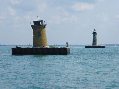 St. Clair Flats South Channel Range Lights (Lake St. Clair, Michigan) Bass Harbor Lighthouse, Summer Boats, Port Huron, Lighthouse Lighting, Vintage Michigan, Pure Michigan, Beautiful Lakes, Great Lakes, Willis Tower