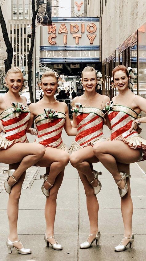 Christmas Burlesque, Nyc Xmas, Theatre Crafts, The Rockettes, Dance Essentials, Christmas Dancing, Dance Memes, Xmas 2024, Radio City Music Hall