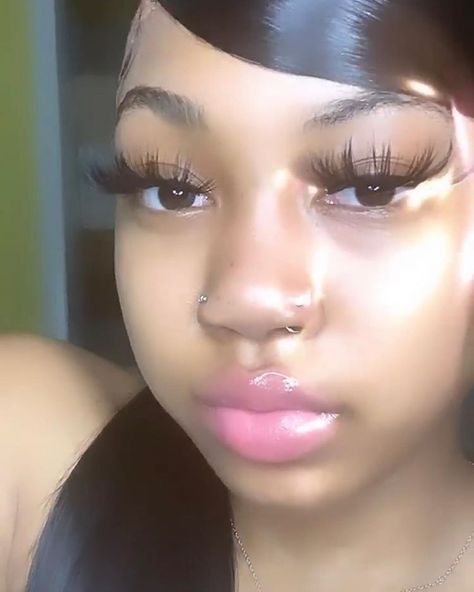 Nose Piercing On Flat Nose, Nose Piercing Flat Nose, One Side Double Nose Piercing, Nose Pierced Both Sides, Piercings Nose Double, Double Nose Piercing Same Side Black Women, Two Nose Piercings On Both Sides, Double Nose Piercing Same Side Hoop, Women Piercings