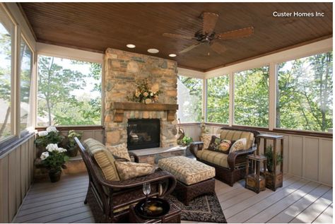 Half walls, screens, wooden roof porch Traditional Porch, Screened Porch Designs, Four Seasons Room, Porch Fireplace, Half Walls, Rustic Porch, Tv Room Design, House Outdoor, Equestrian Decor