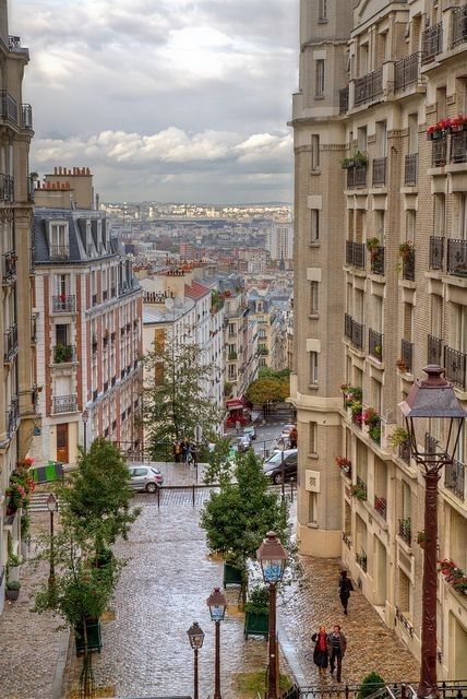 Magic Places, Montmartre Paris, Paris Photo, City Street, Pretty Places, France Travel, Places Around The World, Wonderful Places, Vacation Spots