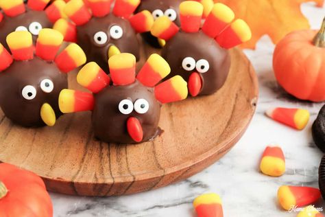 Cookie Truffles Recipe, Thanksgiving Breakfast Brunch, Easy Oreo Cake, Cookies Cream Cheese, Turkey Cookie, Oreo Balls Recipe, Oreo Cake Pops, Cake Pop Recipes, Oreo Truffle