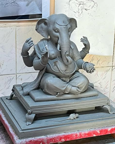 Ganapati Sculpture, Unique Ganesha Murti, Ganesh Murti Images, Ganpati Making, Ganesha Making, Ganpati Art, Ganpati Murti, Ganesha Art Illustration, Ganesh Sculpture