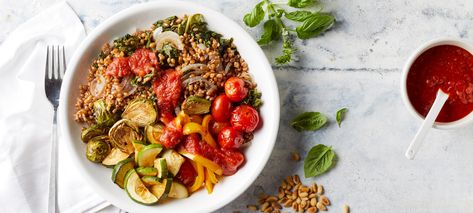 All the best ingredients in Italian cooking come together in this satisfying vegan Buddha bowl. The base of the meal is wheat berries, a whole grain that’s exactly... Vegan Zucchini Recipes, Grain Bowl Recipe, Best Zucchini Recipes, Wheat Berry, Healthy Vegan Diet, Vegan Buddha Bowl, Forks Over Knives, Vegan Zucchini, Cooking Courses