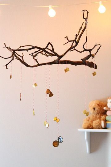 Tree branch mobile Twig Mobile, Branch Hanger, Tree Mobile, Branch Mobile, Natural Mobile, Family Trees Diy, Diy Baby Mobile, Kids Deco, Diy Jewelry Holder