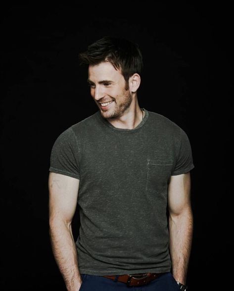 Chris Evans Smile, Christopher Robert Evans, Christopher Evans, Team Cap, Robert Evans, Chris Evans Captain America, Marvel Actors, Man Thing Marvel, Steve Rogers