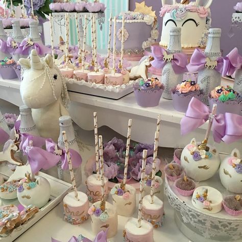 Unicornios Unicorn Desserts, Unicorn Baby Shower, Cakes And Cupcakes, Unicorn Foods, Bday Girl, Unicorn Cake, Unicorn Birthday Parties, Baby Party, 10th Birthday