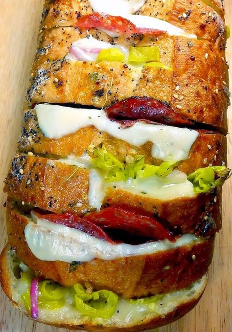 Subs Recipes, Crazy Bread, My Recipe Book, Homemade Sandwich, Sandwich Bread Recipes, Italian Deli, Light Appetizers, Deli Sandwiches, Sub Sandwiches