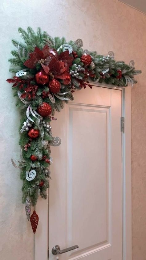 Holiday Decorating Ideas Christmas, Christmas Floral Arrangements Diy, Decoration Ideas Christmas, Holiday Decorating Ideas, Decorating Ideas Christmas, Vintage Kitchen Gadgets, Ideas Christmas Tree, Tree Decorations Christmas, Christmas Decorations Centerpiece