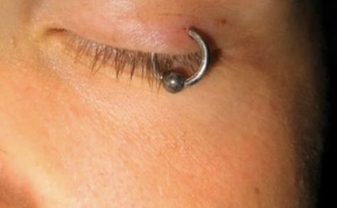 Weird Piercings, Whimsical Furniture, Face Piercings, Cool Piercings, Body Jewelry Piercing, Glow Up Tips, Army Girlfriend Style, Funky Jewelry, Body Modifications