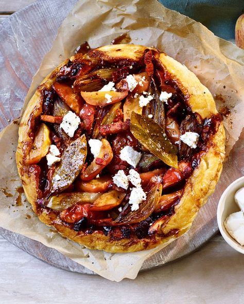 Apple, shallot, bacon and goat's cheese tarte tatin | delicious. magazine Tarte Tatin Savory, British Bacon, Savoury Pastries, Savory Bakes, Tart Tatin, Tarte Tatin Recipe, Autumn Apples, Savoury Tarts, Best Apple Recipes