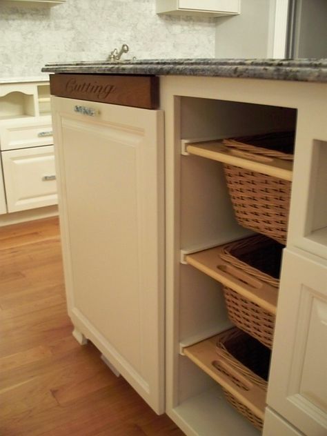 Diy Kitchen Island Extension, Dreamy Kitchens, Onion Storage, Potato Storage, Vegetable Drawer, Kitchen Built In, Kitchen Accesories, Kitchen Baskets, Fruit Storage