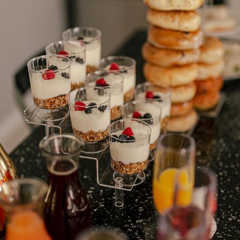 Mini Parfaits Yogurt, Bridal Shower Parfait Bar, Tiny Brunch Food, Party Parfait Cups, Mini Fruit And Yogurt Parfait, Mini Bagel Display, Brunch Small Plates, Diy Yogurt Parfait Cups, Small Bites Brunch Ideas