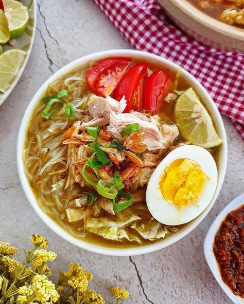 Soto Lamongan, Watercress Recipes, Masakan Malaysia, Plating Food, Quick Cooking Recipes, Malaysian Cuisine, Food Pic, Food Photoshoot, Foodie Art