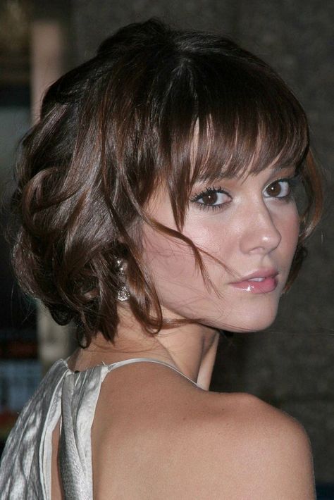 Short Bob Hair, Mitsubishi Cars, Beautiful Brown Eyes, Hyundai Motor, Kia Motors, Wavy Style, Mary Elizabeth Winstead, Mitsubishi Motors, 28 November