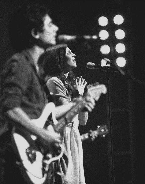 Praise and live. Kim Walker Smith, Worship Band Aesthetic, Guitar Worship, Worship Concert, Kim Walker, Christian Photography, Jesus Culture, I Follow Back, Christian Relationships