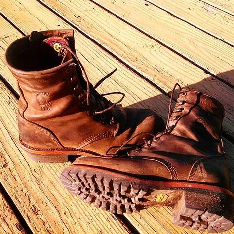 Rest day for these boys after 2 days of long Big Sur hikes. #bigsur #chippewaboots #sundaymorning #goodmorning #mensboots #vibrams | Content shared from ChippewaBoots.com Chippewa Boots, Work Boots For Men, Logger Boots, Snake Boots, Rest Day, Work Boots Men, Boots For Men, Big Sur, Work Boots