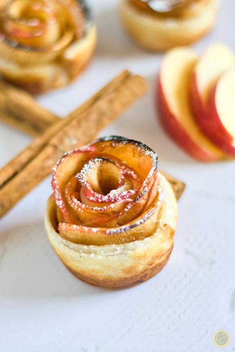 Apple Tartlets, Sweet Puff Pastry, Rose Tart, Apple Rose Tart, Apple Puff Pastry, Apple Rose, Vegan Apple, Apple Roses, Mini Tart