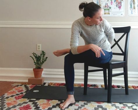 Stretches To Do While Seated — Dr. Caitlin Redding Seated Stretches, Stretches For Tight Hamstrings, Desk Stretching, Lower Body Stretches, Seated Hamstring Stretch, Creating Habits, Upper Back Muscles, Hamstring Muscles, Tight Shoulders