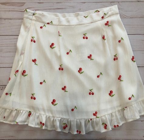 Cherry Clothes Aesthetic, Cherry Coquette Aesthetic, Cherry Outfit Ideas, Cherry Clothing, Cherry Clothes, Cherry Core, Cherry Skirt, Cherry Fashion, Dolce E Gabbana