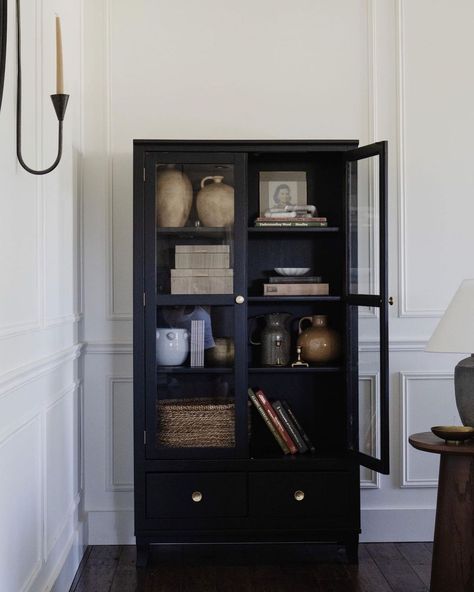 China Cabinet Makeovers, Minwax Gel Stain, Black Display Cabinet, Pottery Barn Black, Antique White Paints, Ford Interior, Black Bookcase, Diy Projects Plans, Furniture Flip