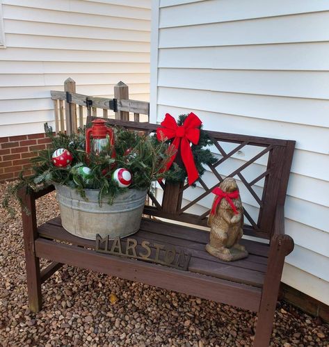 Outdoor Bench Holiday Decor, Christmas Bench Decorating Ideas, Front Porch Bench Christmas Decor, Christmas Bench Ideas Front Porches, Outside Benches, Front Porch Bench, Porch Bench, Outside Christmas Decorations, Bench Ideas