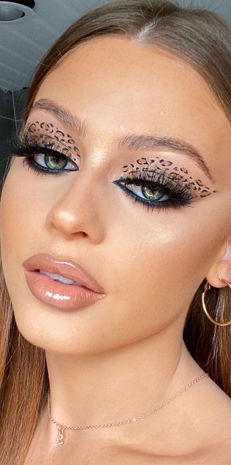 Safari Eye Makeup, Safari Makeup Ideas, Cheetah Print Eye Makeup, Leopard Print Eyeshadow, Cheetah Print Eyeshadow, Animal Eye Makeup, Animal Eyeliner, Cheetah Makeup Easy, Animal Print Makeup Looks