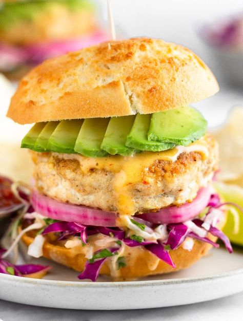 Trader Joe’s Mahi Mahi Burger, Mahi Burger Trader Joe's, Mahi Mahi Burger Trader Joes, Pollo Pescatarian Recipes, Mahi Mahi Sandwich Recipes, Mahi Sandwich Recipe, Mahi Mahi Burger, Mahi Burger, Mahi Mahi Sandwich