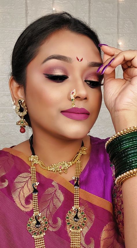 Ganesh Chaturthi Makeup Look, Marathi Makeup Look, Festive Makeup, Ganesh Puja, Marathi Wedding, Simple Saree Designs, Full Makeup, Happy Ganesh, Makeup Idea