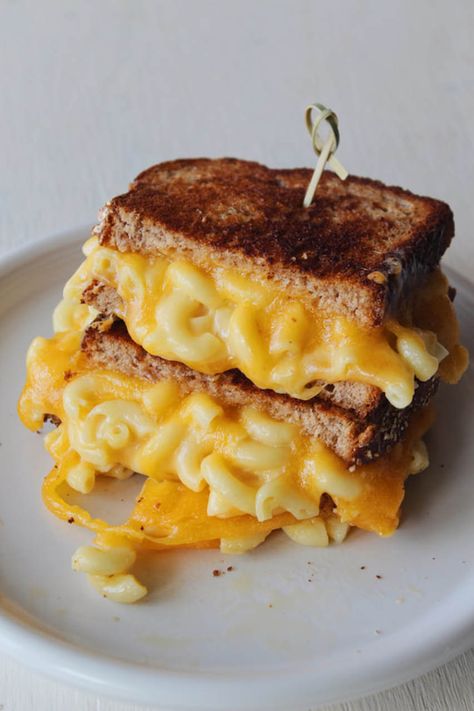 Mac And Cheese Sandwich, Mac And Cheese Grilled Cheese, Loaded Tots, Vegetarian Patty, Tasty Sandwiches, Shoot Moodboard, Gourmet Grilled Cheese, Homemade Mac And Cheese, Healthy Cookie Dough