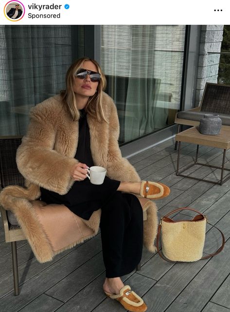 Long Cream Coat Outfit, Town Outfits, Kendall Style, Zara Coat, Coat Outfit, January 25, Teddy Jacket, Shearling Coat, Style Crush