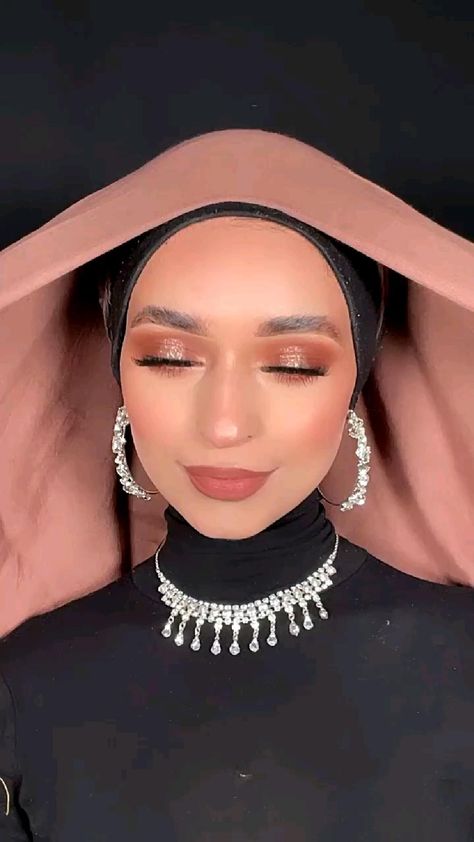 Hijab Style With Jewelry, Maryxm.mx Hijab, Eid Hijab Styles, Turban Hijab Tutorial, Hijab Style Outfits, Different Hijab Styles, Eid Hijab, Hijab Styles For Party, Hijab Video