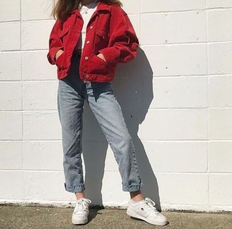 0ed9422357395a0d4879191c66f4faa2 Red Jacket Outfit, Gryffindor Outfit, Jacket Outfit, Mode Inspo, Outfit Goals, Looks Style, Mode Inspiration, Looks Vintage, Outfit Idea