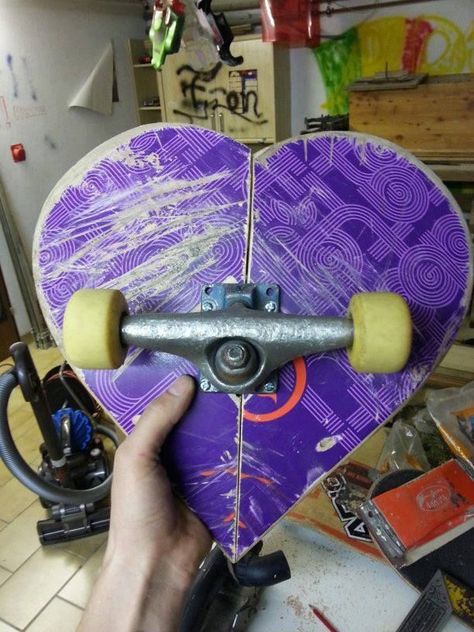 Skateboard Room, Skateboard Furniture, Skateboard Decor, Skateboard Style, Freetime Activities, Skateboarding Tricks, Skateboard Aesthetic, Skateboard Art Design, Skateboard Photography