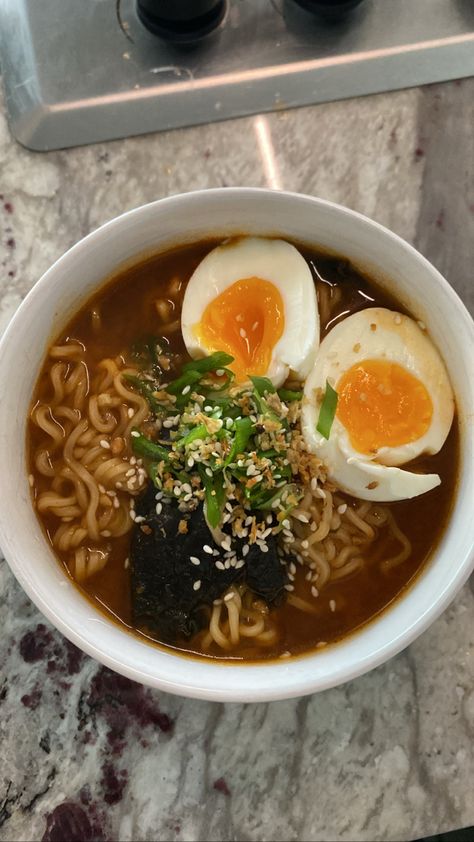 Ramen Noodles Aesthetic, Ramen Healthy, Teriyaki Ramen, Ramen Aesthetics, Ramen Aesthetic, Hot Ramen, Yummy Asian Food, Vegetable Ramen, Ramen House