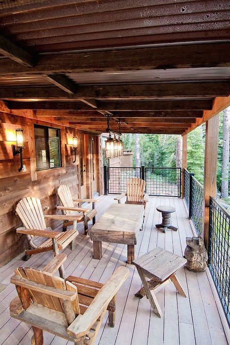 Outdoor table and chairs seem like a natural extension of the woodsy deck Rustic Deck, Terrasse Design, Patio Plans, Outdoor Patio Designs, Rustic Porch, Pergola Design, Primitive Homes, Outdoor Tables And Chairs, Porch Furniture