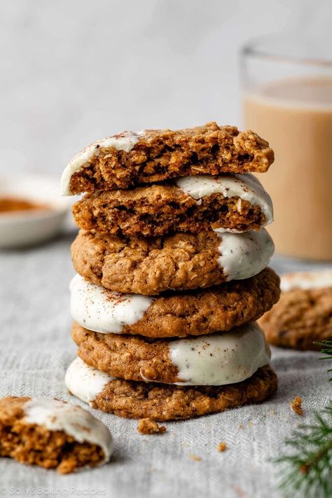 Have your coffee and eat it, too! These gingerbread latte cookies are every bit as chewy, soft, and nostalgic as iced oatmeal cookies, but with a festive flavor twist. Dunk in espresso-speckled white chocolate and top with a sprinkle of spice for a creamy gingerbread latte experience... in a cookie! Recipe on sallysbakingaddiction.com Gingerbread Latte Cookie, Bedtime Cookies, Nyc Cookie Recipe, Christmas Oatmeal Cookies, Gingerbread Latte Cookies, December Meal Plan, Molasses Recipes, Chocolate Dip, Iced Oatmeal Cookies