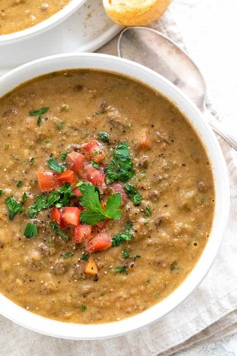 Craving a warm bowl of lentil soup? This nutritious Mediterranean-style recipe is easy to make and has amazing flavor with a nice contrast in texture. #lentilsoup #mediterranean #soup Blended Soup Recipes, Blended Soup, Pizza Soup Recipe, Blender Soup, French Lentils, Meatless Monday Recipes, Pureed Soup, Lentil Soup Recipes, Lentil Recipes