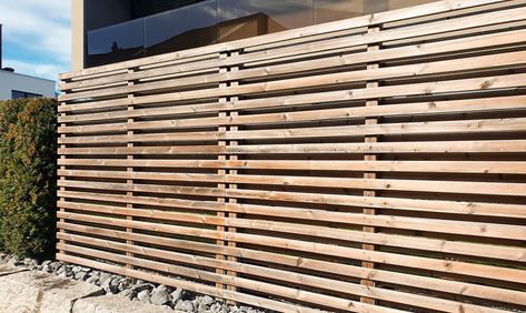 Windproof Fencing Guide - Everything You Need to Know – Postsaver Wind Break Fence Ideas, Concrete Fence Posts, Slatted Fence, Steel Fence Posts, Garden Screen, Lattice Trellis, Wind Break, Concrete Fence, Fencing Material