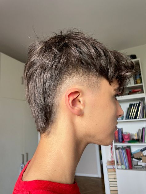 Morden Mullet Men, Modern Mohawk Boys, Modern Mohawk Men, Mullet Tomboy, Short Modern Mullet, Faded Mullet, Burst Fade Mullet, Mullet Boy, Modern Mohawk