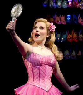 Louise Dearman as Glinda Glinda Costume, Broadway Wicked, The Witches Of Oz, Popular Dress, Wicked Costumes, Dorothy Gale, Wicked Musical, Wicked Witch Of The West, Kristin Chenoweth