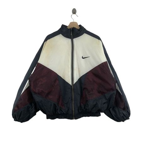 90s Windbreaker Outfit, Windbreaker Aesthetic, Nike Vintage Jacket, 90s Nike Windbreaker, Nike Windbreaker Jacket, 90s Jacket, 90s Nike, Vintage Windbreaker, Nike Windbreaker