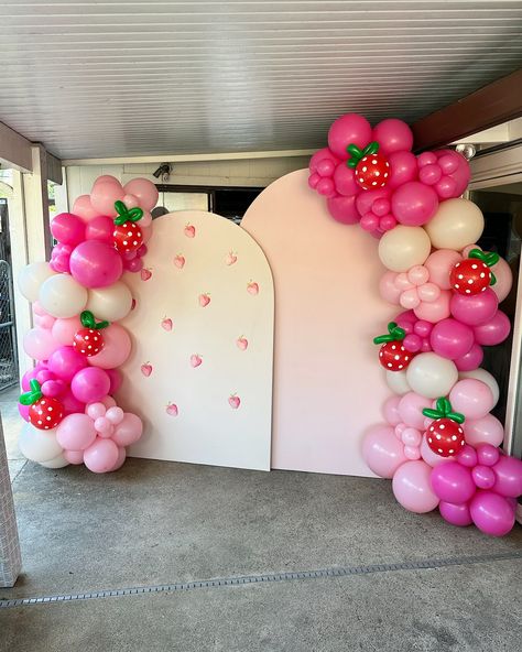 A berry special and berry cute, berry first birthday 🍓 - - - - - #itsyourday #balloongarland #berryfirstbirthday #berryballoons #balloonartist #balloondesigns #reddingca #funballoonideas #forfun #balloons #birthdayballoons #garlandideas #smallbusiness #womanownedbusiness #happybirthday #birthdaygirl #firstbirthday #firstbirthdayideas #girlbirthday Berry First Birthday, Balloon Design, Balloon Garland, Birthday Balloons, First Birthday, Girl Birthday, First Birthdays, Berry