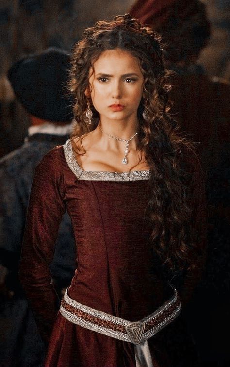 Katherine Pierce Outfits, Vampire Diaries Fashion, Vampire Diaries Outfits, جوني ديب, Katerina Petrova, Vampire Diaries Wallpaper, Vampire Diaries Funny, Vampire Diaries Cast, Katherine Pierce