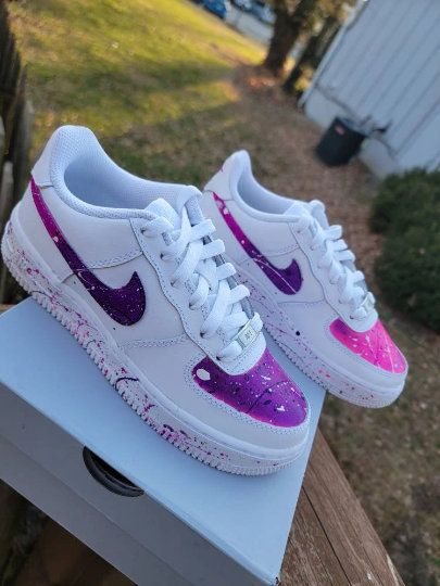 Purple Air Force 1 Custom, Nike Room, Sky Shoes, Casual Shoes Women Sneakers, Nike Shoes Women Fashion, Custom Sneakers Diy, Pretty Sneakers, Nike Shoes Air Force, Nike Shoes Girls