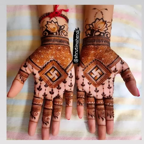 Mehndi Designs Sider, Gangour Mehndi Design, Mehndi Designs 2023 Latest, Simpal Mahendi, New Easy Mehndi Designs, Simpal Mehandi Designs, Sider Mehndi Design, Mehndi Art Designs Front, Sider Mehndi