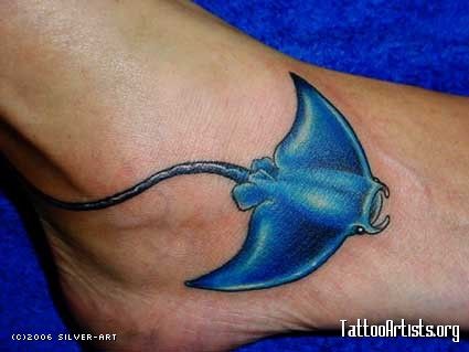 manta ray tattoo Eagle Ray Tattoo, Manta Tattoo, Manta Ray Tattoo, Sea Life Tattoos, Stingray Tattoo, Watercolour Tattoos, Stingray Fish, Ray Tattoo, Fish Sketch