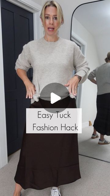 Faux Crop Top Hack, Sandwich Outfit Rule, How To Tuck In Shirt Without Bulk, Big Blouse Hack, How To Tuck In Sweater Women, Shirt Front Tuck, Sweatshirt Tucking Hacks, How To Tuck A Sweater Into A Skirt, Tuck In Shirt Hack